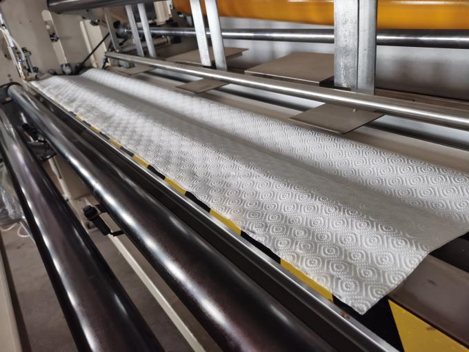 دستگاه تولید رول دستمال توالت کوچک با لمینیت و چسب، دستگاه بازپیچ دستمال آشپزخانه 5